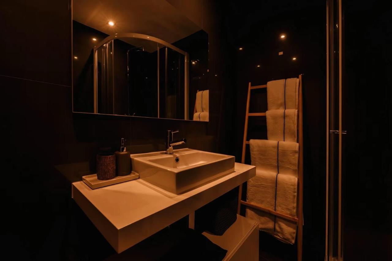 Sun Apartment *
